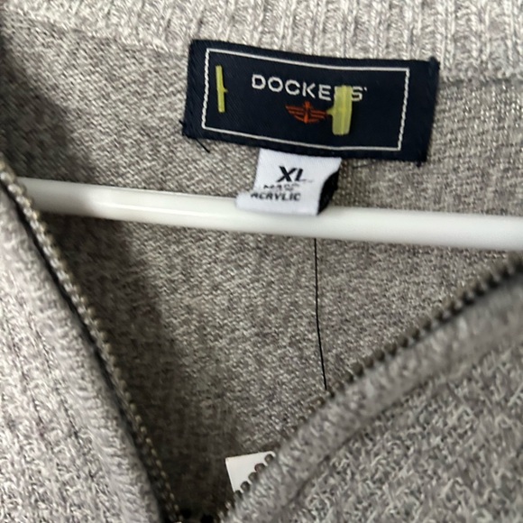 Dockers Gray Crew Neck Sweater with Ribbed Knit and Relaxed Fit - Picture 4 of 6